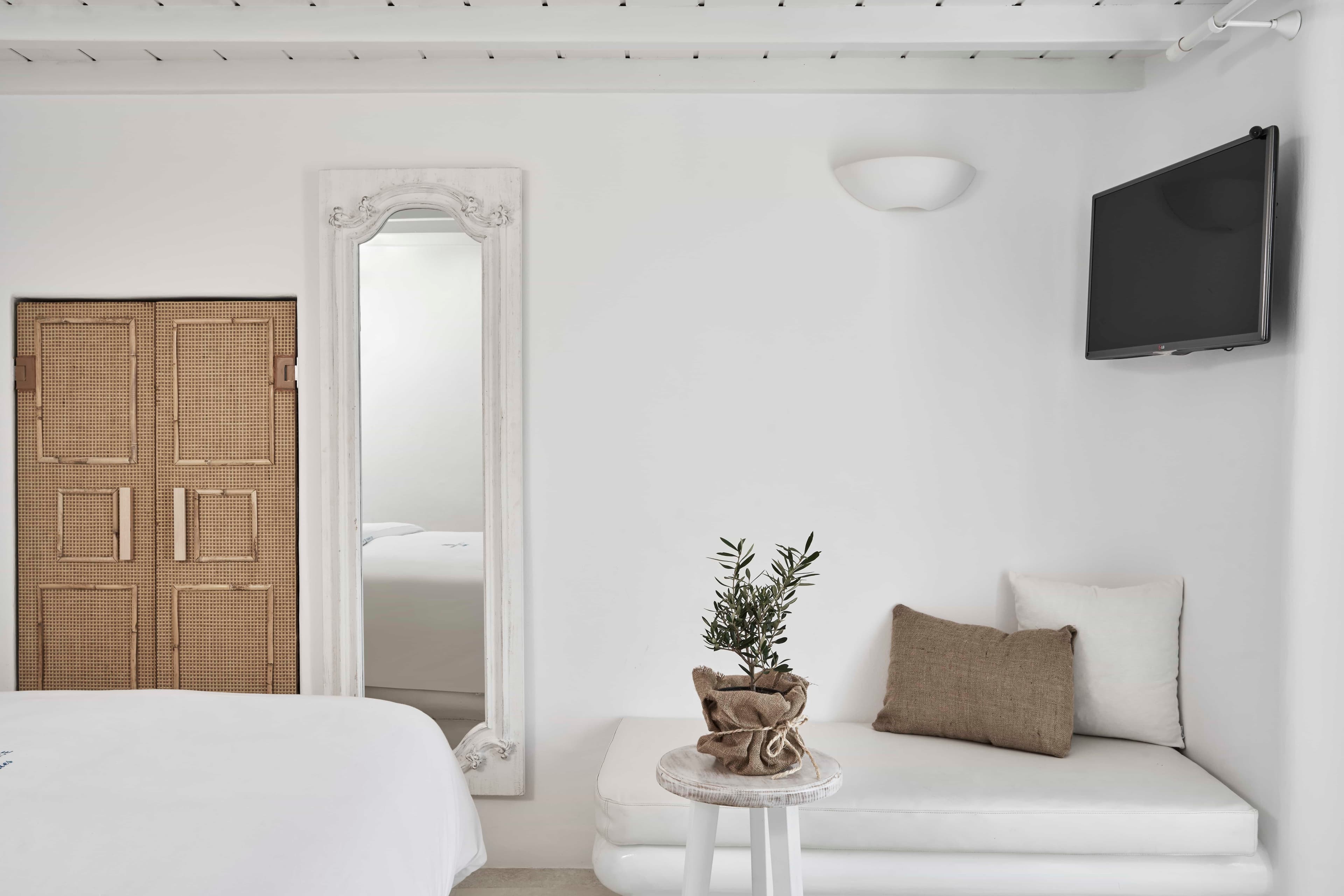 Superior Sea View Suite with Interior Spa Bath - Image 6