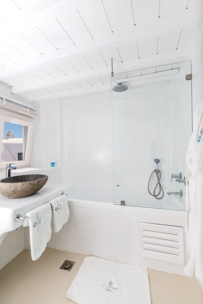 Superior Sea View Suite with Interior Spa Bath - Image 2